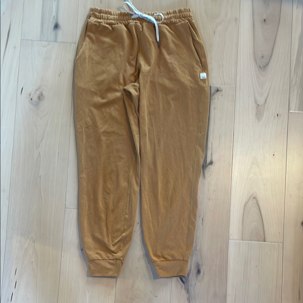Vuori Women’s Gold Jogger Pants